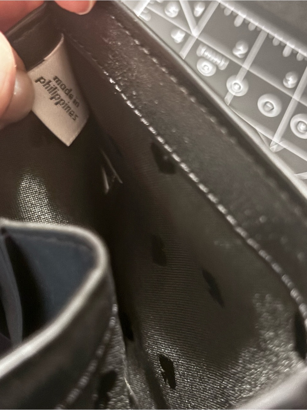 kate spade black zip card wallet gold logo damage noted-id slot See PHOTOS - Picture 10 of 14